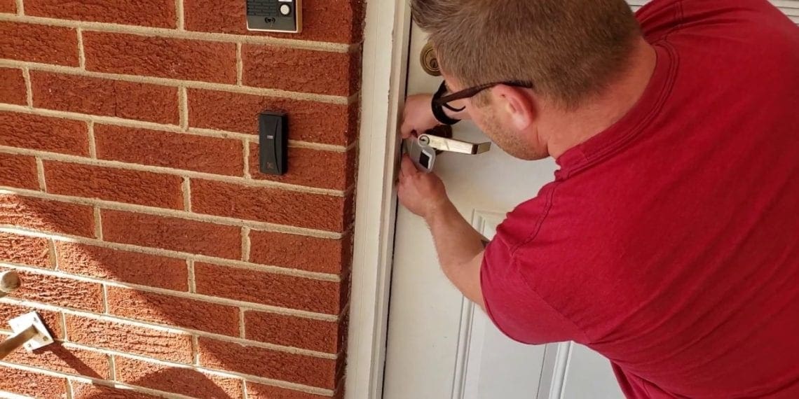 Lock-picking Thin Flexible Shims | Modern Warrior Project